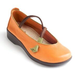 Arcopedico Orange and Brown Flats